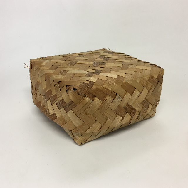 BOX, Small Woven Palm Frond Box w Lid